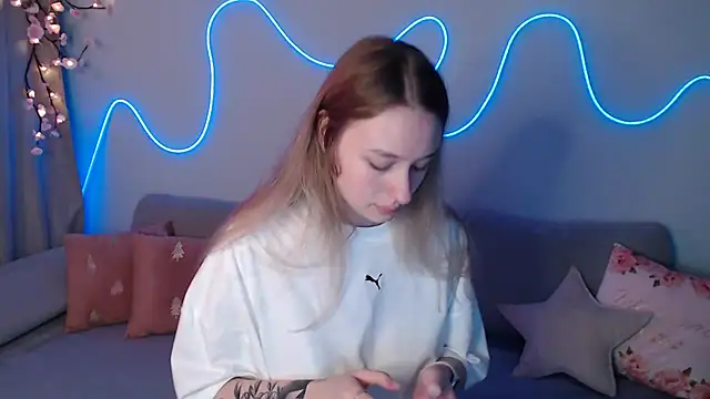 Haley Vixen online show from November 2025 09:02:01 AM