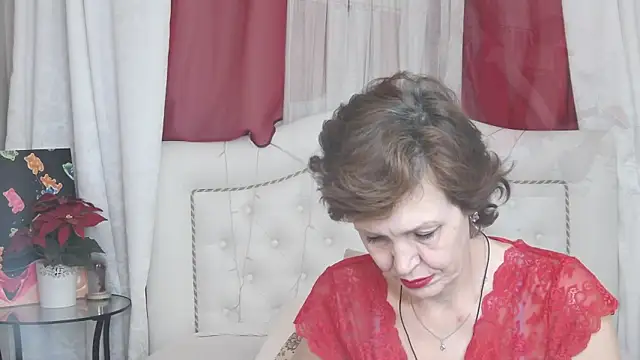 Snapshot of SilviaHart chatting on October 2025 01:01:02 PM SilviaHart online show from October 2025 01:01:02 PM