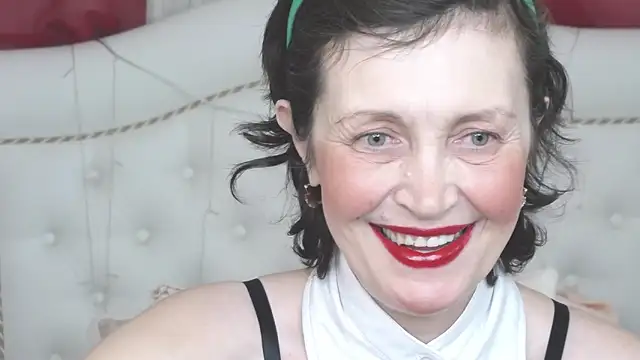 SilviaHart online show from December 2025 12:53:01 PM