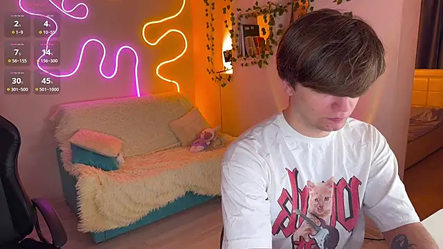 RobertAndLinela online show from November 2025 04:43:02 PM