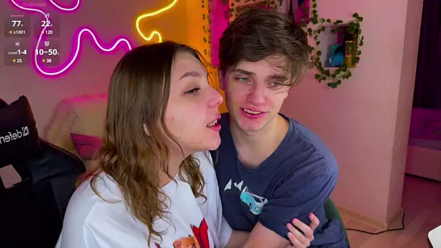 RobertAndLinela online show from February 2025 10:15:01 PM