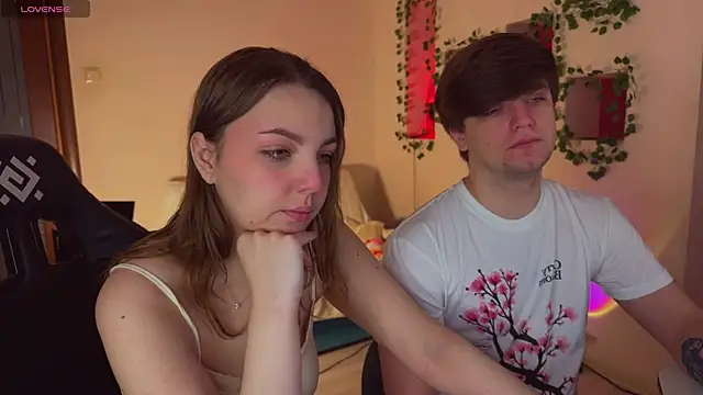 RobertAndLinela online show from February 2026 09:39:02 AM