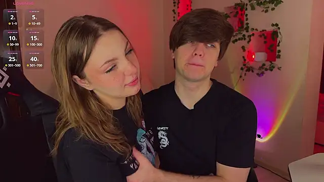 RobertAndLinela online show from March 2026 07:19:02 PM