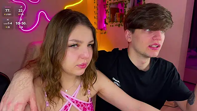 RobertAndLinela online show from February 2025 07:42:01 PM