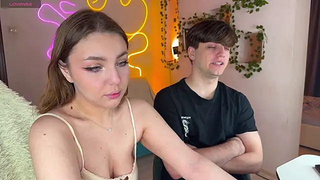 RobertAndLinela online show from September 2025 03:12:02 AM