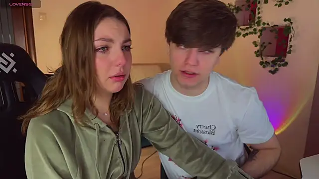 RobertAndLinela online show from February 2026 09:16:02 AM