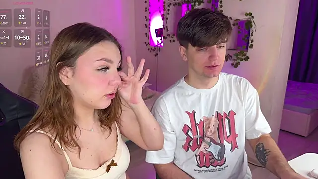 RobertAndLinela online show from December 2025 05:18:02 AM