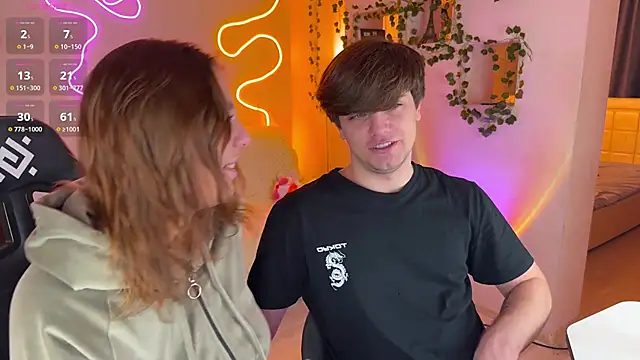 RobertAndLinela online show from October 2025 02:47:02 PM