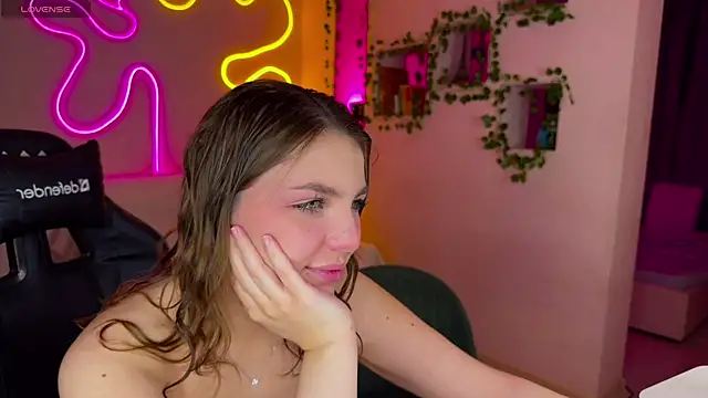 RobertAndLinela online show from March 2025 05:55:02 PM