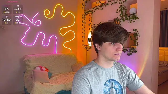 RobertAndLinela online show from November 2025 04:33:01 PM