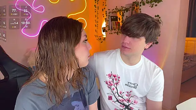 RobertAndLinela online show from November 2025 02:10:01 PM