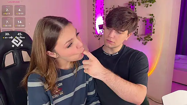 RobertAndLinela online show from January 2026 09:02:01 AM