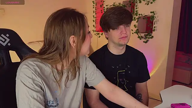 RobertAndLinela online show from February 2026 09:53:01 AM