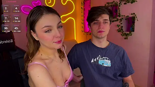RobertAndLinela online show from March 2025 05:17:02 PM