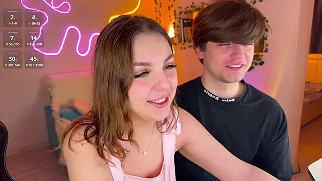 RobertAndLinela online show from November 2025 02:32:01 PM