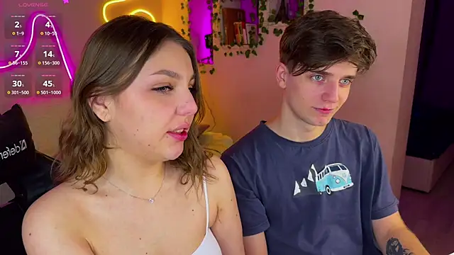 RobertAndLinela online show from January 2025 05:56:01 PM