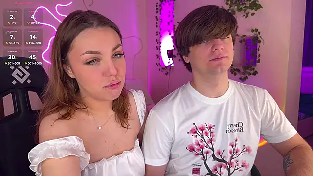 RobertAndLinela online show from November 2025 03:01:02 PM