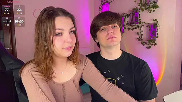 RobertAndLinela online show from December 2025 02:21:01 AM