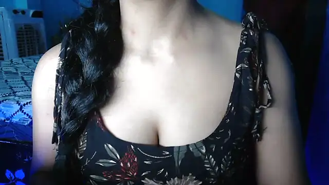 Somiya87 online show from April 2026 07:53:01 PM