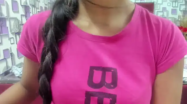 Snapshot of Somiya87 chatting on March 2025 06:44:02 PM Somiya87 online show from March 2025 06:44:02 PM