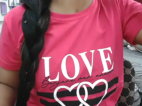 Snapshot of Somiya87 chatting on November 2025 06:23:02 PM Somiya87 online show from November 2025 06:23:02 PM