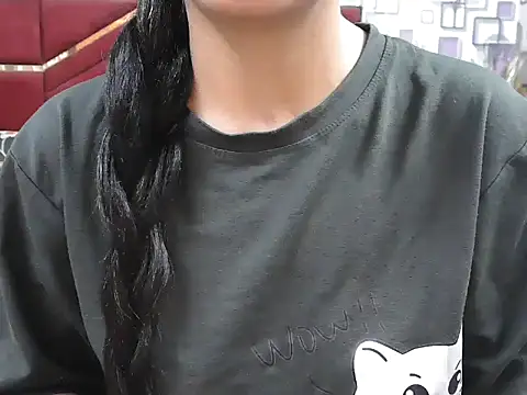 Snapshot of Somiya87 chatting on October 2025 04:44:01 AM Somiya87 online show from October 2025 04:44:01 AM