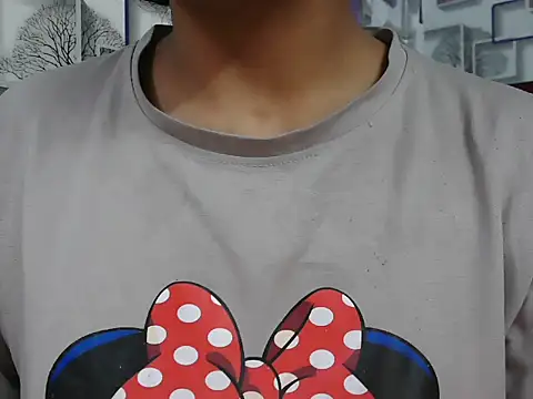 Snapshot of Somiya87 chatting on December 2025 06:06:01 PM Somiya87 online show from December 2025 06:06:01 PM