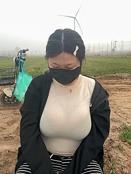 Snapshot of Happyou2 chatting on March 2025 11:42:02 PM Happyou2 online show from March 2025 11:42:02 PM