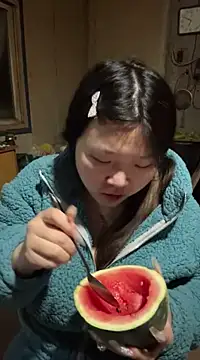 Snapshot of Happyou2 chatting on March 2025 10:52:01 AM Happyou2 online show from March 2025 10:52:01 AM