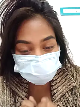 Snapshot of Alpha-QueeN chatting on December 2024 01:39:02 PM Alpha-QueeN online show from December 2024 01:39:02 PM