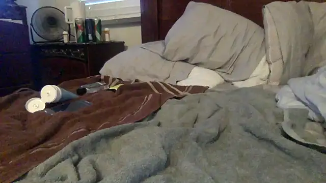 bubblebut420 online show from December 2024 02:32:02 AM