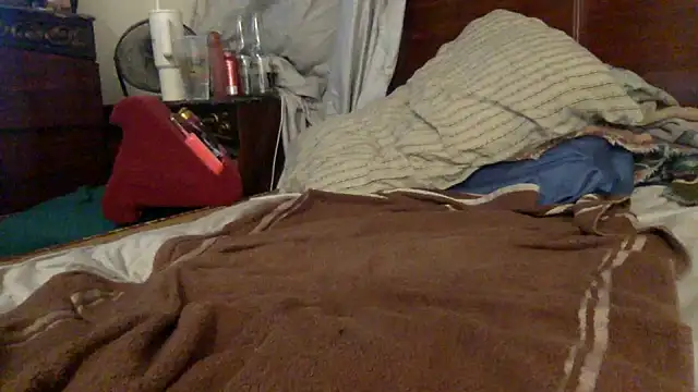 bubblebut420 online show from October 2025 07:43:01 AM