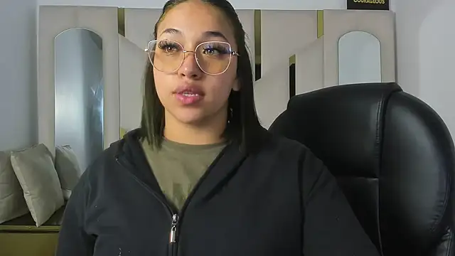 Snapshot of IsabellRodriguez18 chatting on January 2026 04:27:01 AM IsabellRodriguez18 online show from January 2026 04:27:01 AM