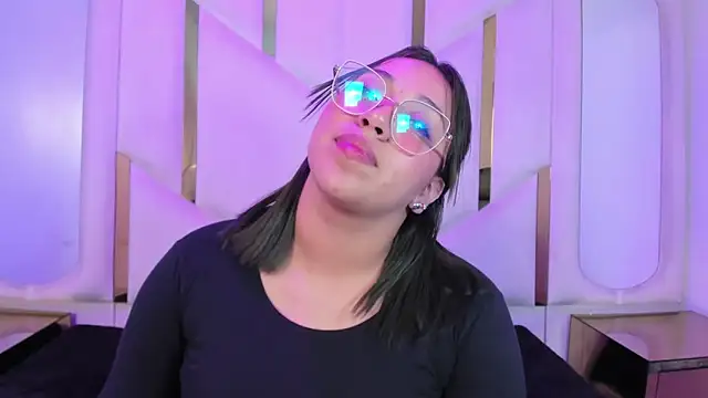 IsabellRodriguez18 online show from April 2026 07:45:01 AM