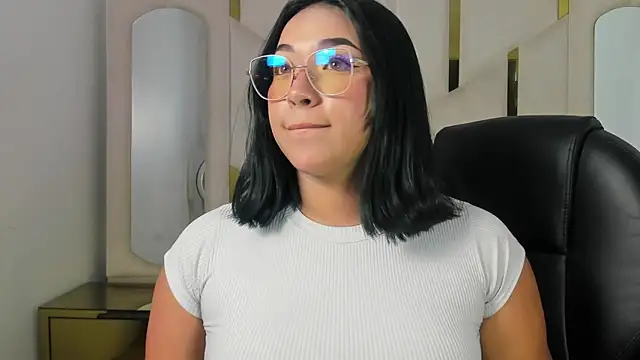 IsabellRodriguez18 online show from May 2026 03:30:01 AM