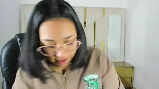 Snapshot of IsabellRodriguez18 chatting on November 2025 03:10:02 AM IsabellRodriguez18 online show from November 2025 03:10:02 AM