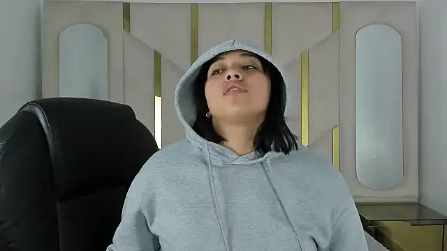 IsabellRodriguez18 online show from September 2025 03:12:02 AM