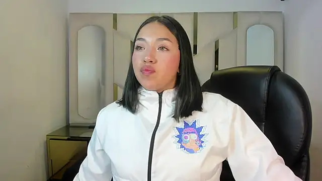 IsabellRodriguez18 online show from June 2026 03:40:01 AM