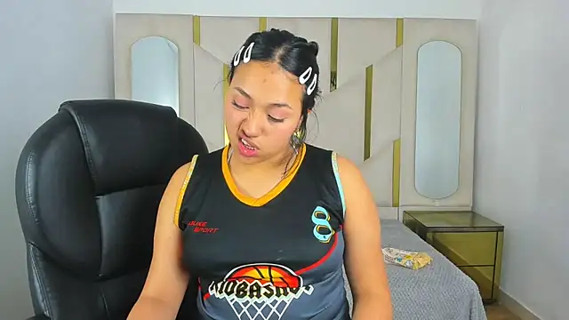 Snapshot of IsabellRodriguez18 chatting on November 2025 06:14:01 AM IsabellRodriguez18 online show from November 2025 06:14:01 AM