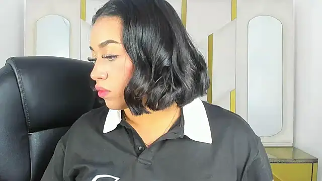 Snapshot of IsabellRodriguez18 chatting on November 2025 04:56:02 AM IsabellRodriguez18 online show from November 2025 04:56:02 AM