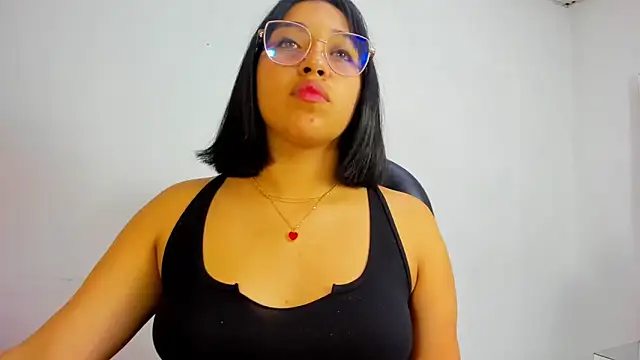 Snapshot of IsabellRodriguez18 chatting on November 2025 04:55:01 AM IsabellRodriguez18 online show from November 2025 04:55:01 AM