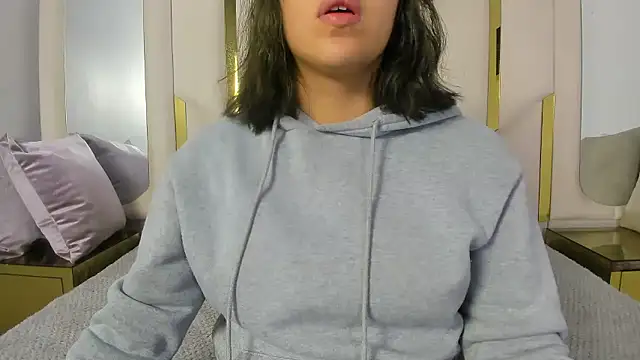 Snapshot of IsabellRodriguez18 chatting on January 2026 02:07:01 AM IsabellRodriguez18 online show from January 2026 02:07:01 AM