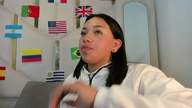 IsabellRodriguez18 online show from June 2026 04:35:02 AM