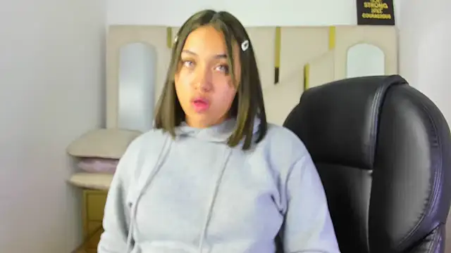 Snapshot of IsabellRodriguez18 chatting on February 2026 03:04:02 AM IsabellRodriguez18 online show from February 2026 03:04:02 AM