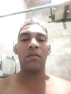 yaxom33 online show from February 2026 11:38:01 PM