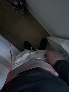 Snapshot of rominoucoquin chatting on February 2025 05:19:02 PM rominoucoquin online show from February 2025 05:19:02 PM