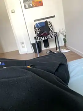 Snapshot of rominoucoquin chatting on December 2024 01:21:02 PM rominoucoquin online show from December 2024 01:21:02 PM