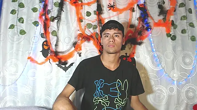 Snapshot of Andres_7676 chatting on October 2025 09:49:01 PM Andres 7676 online show from October 2025 09:49:01 PM