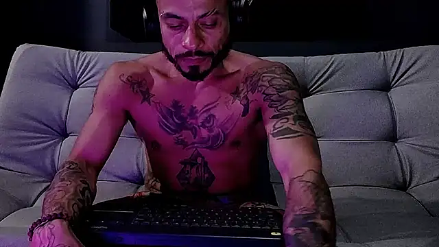 callme douglas online show from September 2025 12:00:02 AM