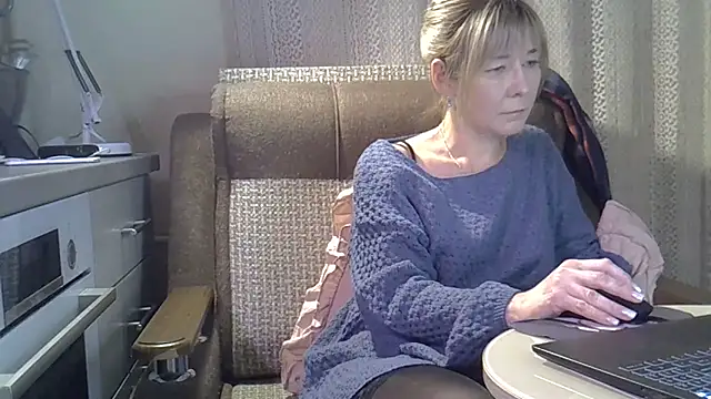 EllaJohnsonX online show from January 2026 04:32:01 PM